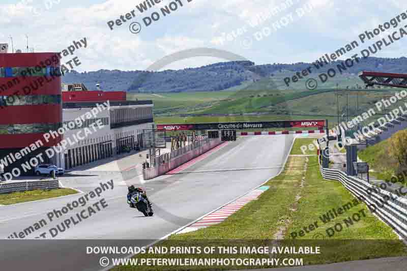 cadwell no limits trackday;cadwell park;cadwell park photographs;cadwell trackday photographs;enduro digital images;event digital images;eventdigitalimages;navarra;no limits trackdays;peter wileman photography;racing digital images;trackday digital images;trackday photos